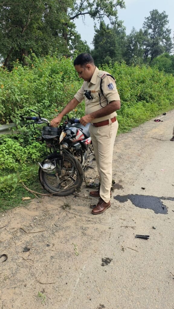 सिंगरौली में सड़क हादसा: नाना-नाती की दर्दनाक मौत, मार्शल चालक गिरफ्तार