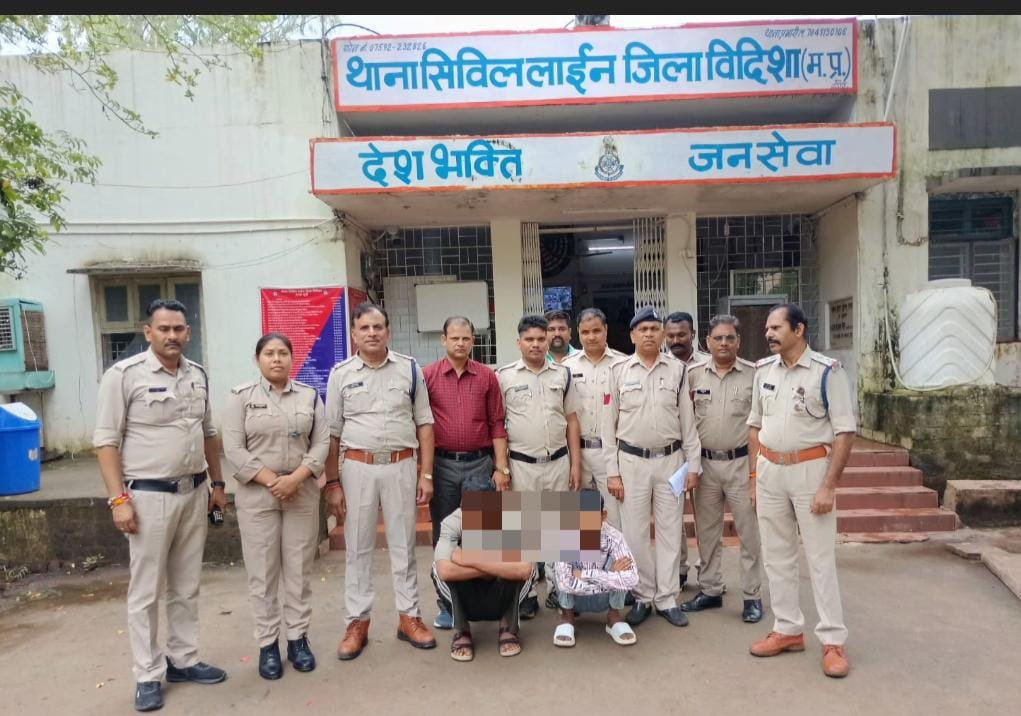 लूट के दोनों आरोपी चंद घंटों में गिरफ्तार 