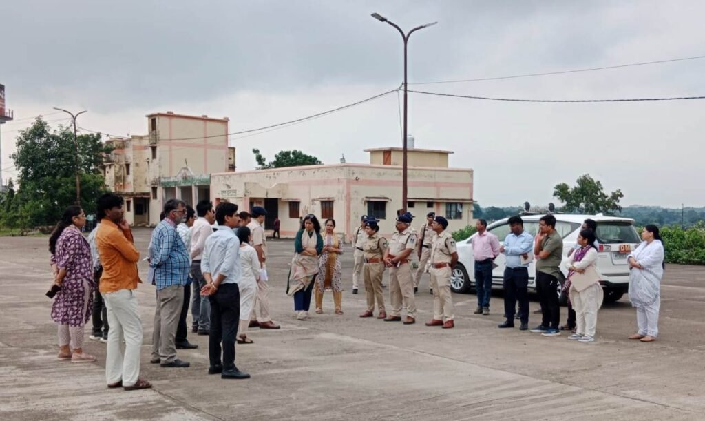 कलेक्टर ने मुख्यमंत्री के प्रस्तावित कार्यक्रम की तैयारियों का लिया जायजा