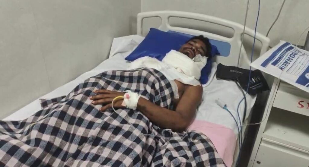 खेत मे काम रहे युवक पर बाघ का हमला