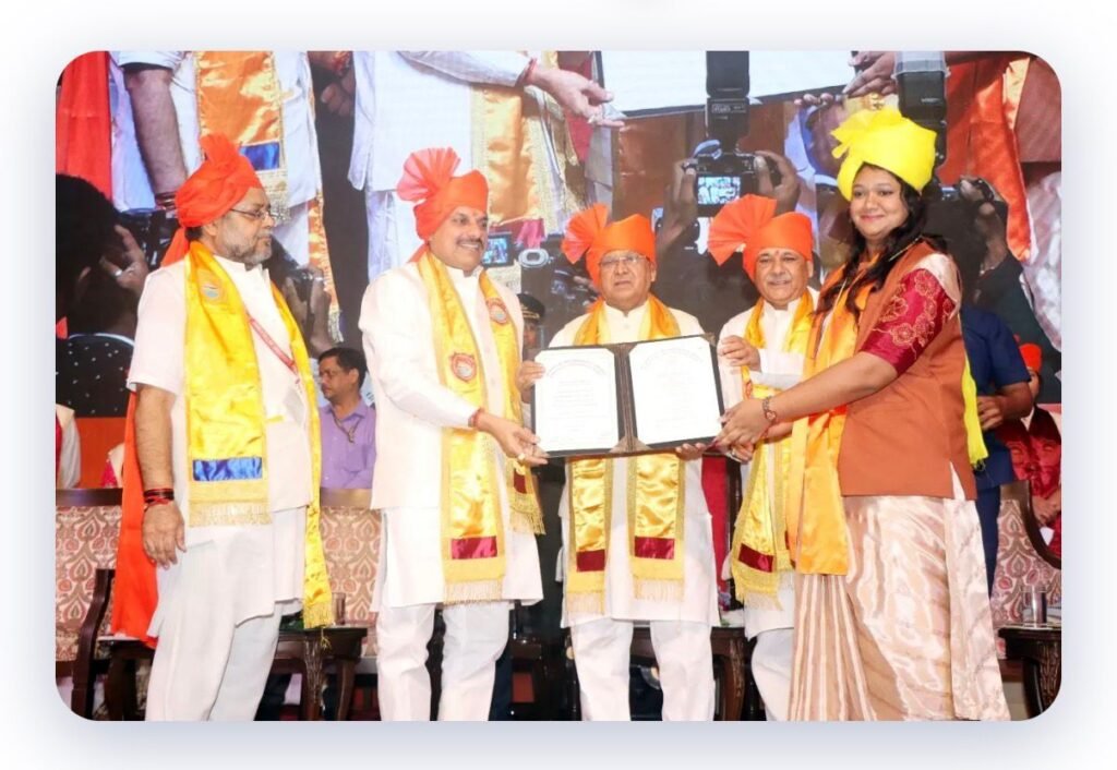 सिवनी मालवा की तनिष्का मोदी को विज्ञान संकाय में प्रथम स्थान, CM ने किया सम्मानित