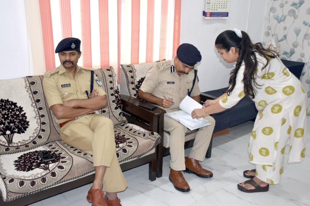 नवागत DIG शशीन्द्र सिंह चौहान ने कार्यभार ग्रहण किया
