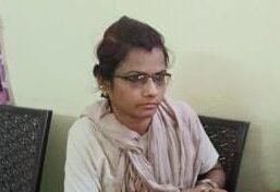 स्कूल में ब्लेड लेकर पहुंची महिला, बच्चों को डराने धमकाने लगी