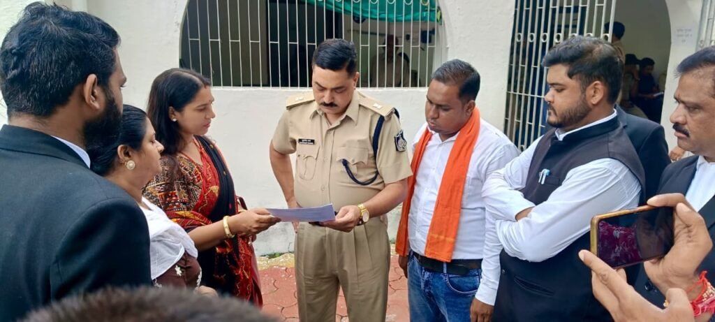 ज्ञापन: गरबा महोत्सव में मर्यादा का पालन हो अनिवार्य