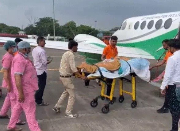 मुख्यमंत्री के निर्देश पर मुंबई भेजी गई ट्रक हादसे की पीड़िता