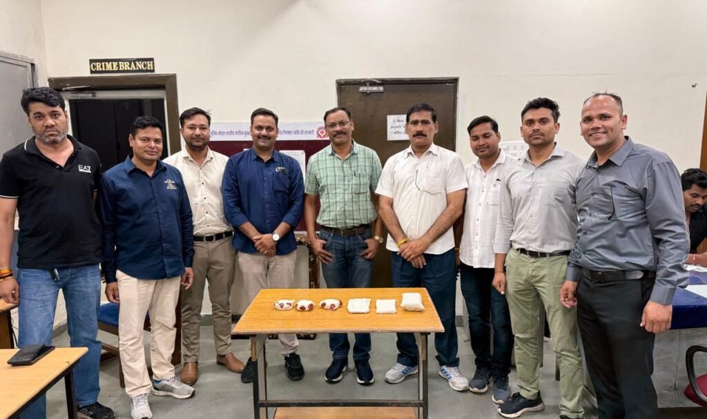 अंतर्राज्यीय तस्कर गिरफ्तार,50 लाख का सामान जब्त