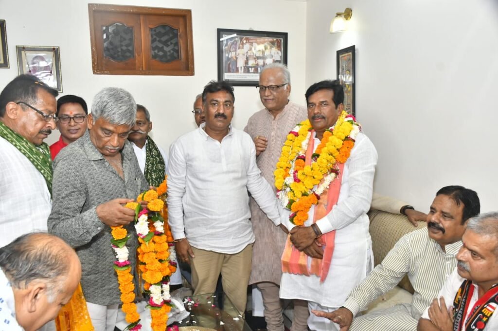 जीएसटी की दरों में कटौती से बढ़ेगा व्यापार