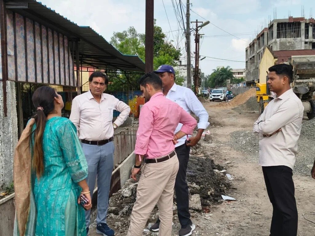 नपा अध्यक्ष ने किया निर्माण कार्यों का निरीक्षण