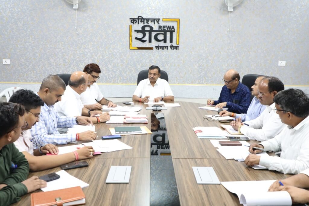 कार्य प्रारंभ न होने पर कमिश्नर ने व्यक्त की नाराजगी