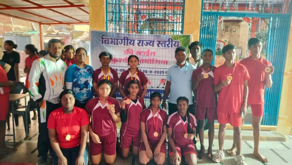 मंडला के खिलाड़ियों ने कुश्ती प्रतियोगिता में 6 पदक जीते, चार छात्राओं को मिला गोल्ड