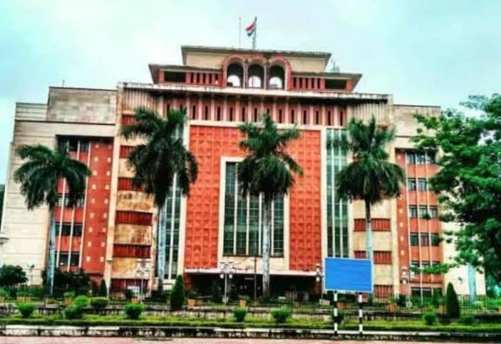 अजाक्स में आईएएस अधिकारियों की बढ़ती भूमिका से कर्मचारियों में असंतोष