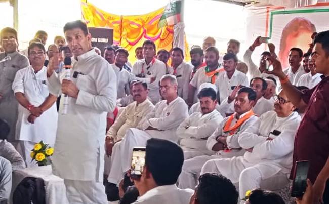 वोट चोर, गद्दी छोड़ रैली में गौमांस टैक्स फ्री और अवैध शराब पर कांग्रेस का हल्ला बोल 