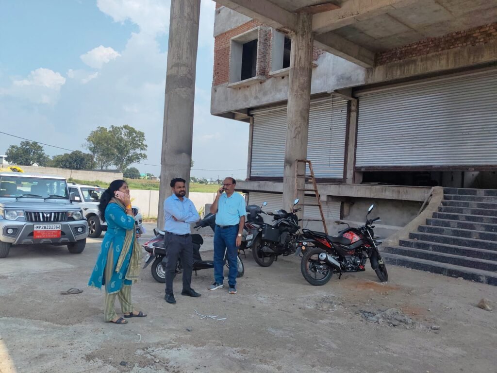 बिना स्वीकृति हो रहा भवनों का निर्माण