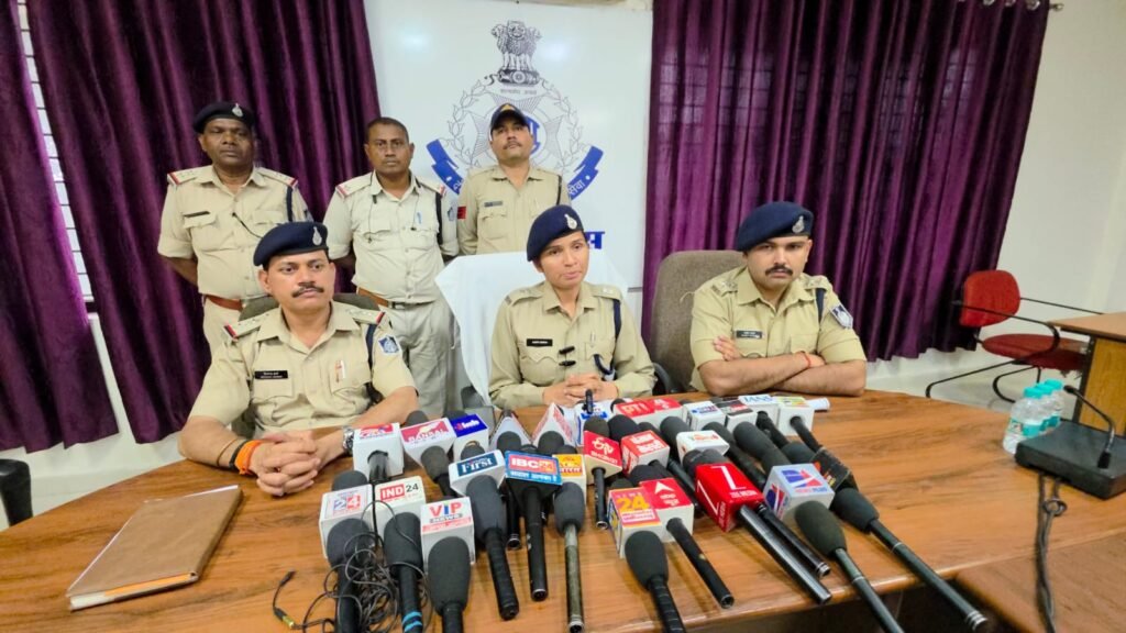 पैसे के लिये रिश्ते के देवर ने भाभी को उतारा था मौत के घाट