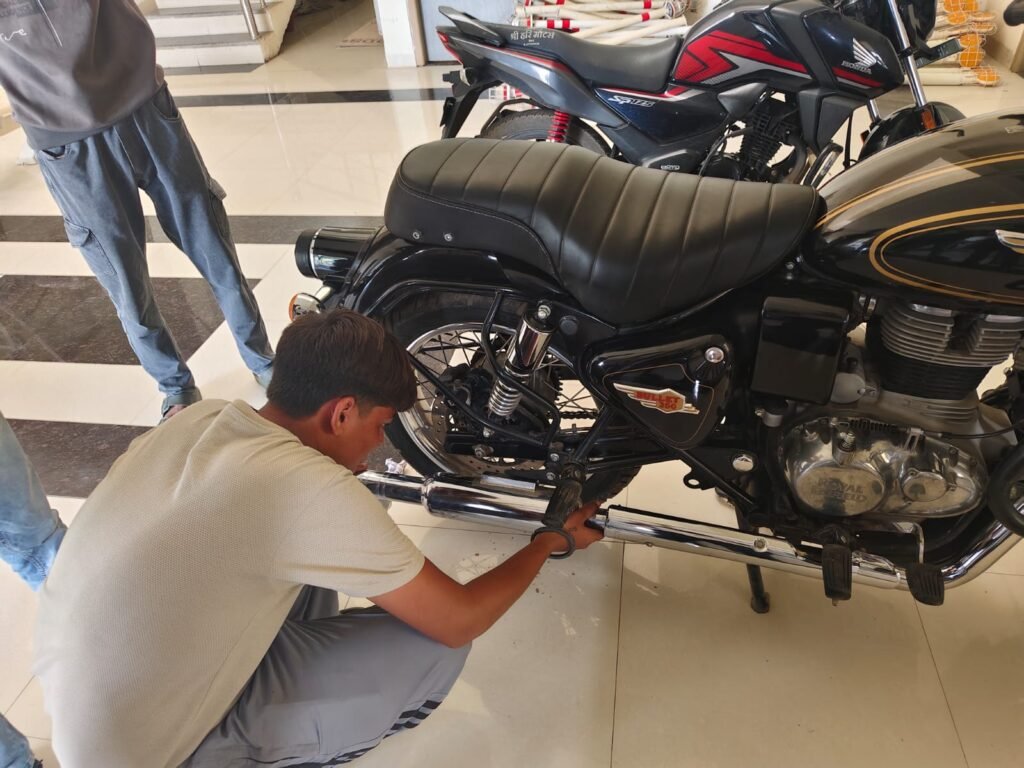 पटाखेदार साइलेंसर वाले वाहन चालकों पर सख्त हुई यातायात पुलिस 