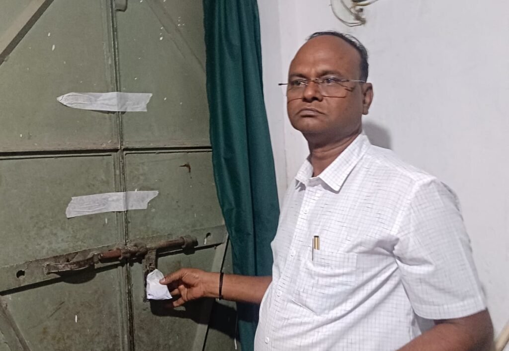 बिना लाइसेंस चल रहा क्लीनिक बंद