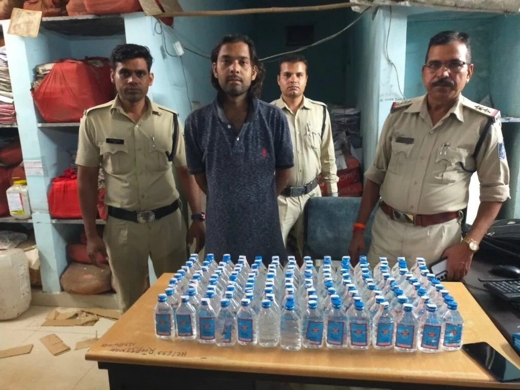 25 लीटर अवैध शराब जब्त, एक आरोपी गिरफ्तार