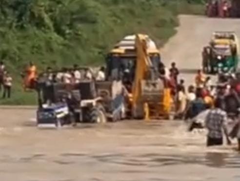 मुरैना में क्वारी नदी का जलस्तर बढ़ने से पुल, पुलिया और रपटे पानी में डूबे