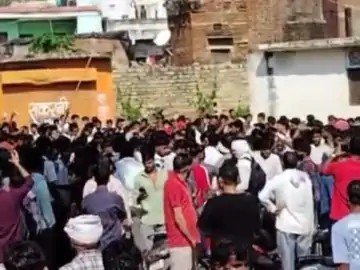 मंदिर के सामने गौमांस, आरोपी हिरासत में, पुलिस ने की शांति की अपील
