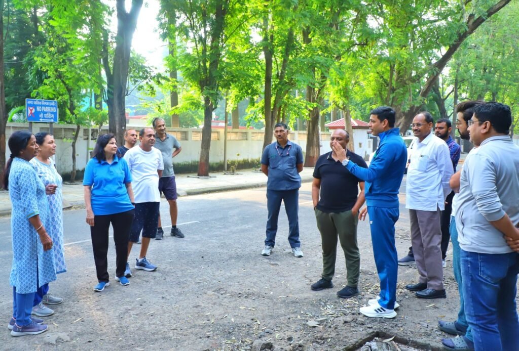 महापौर द्वारा शहर के विभिन्न स्थानों का निरीक्षण