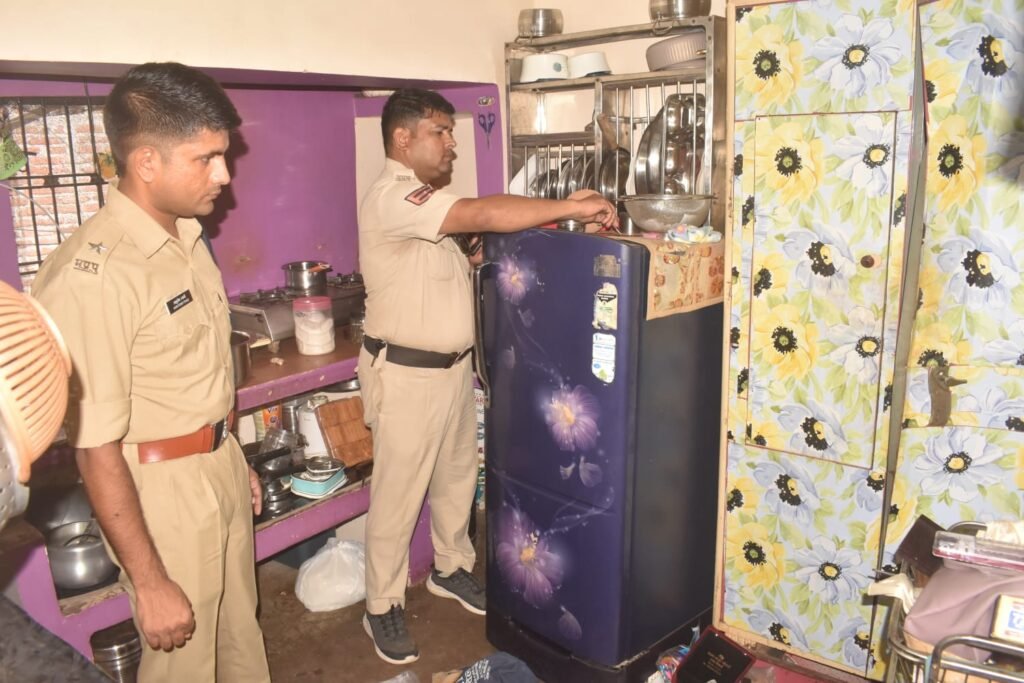 सूने घर में घुसकर चोरो ने दिया वारदात को अंजाम