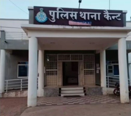 मोबाइल चोर गैंग पकड़ा, 6 मोबाइल व बाइक बरामद