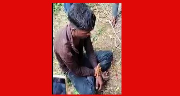 प्रेमिका से मिलने आए प्रेमी को  रस्सी से बांधकर बेरहमी से पीटा