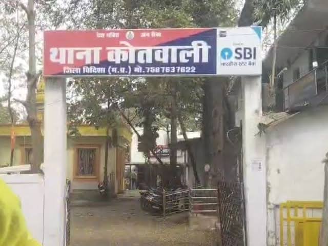 पुलिस पंचायत: बहू गालियां देकर करती है अपमानित, पुलिस ने समझाया