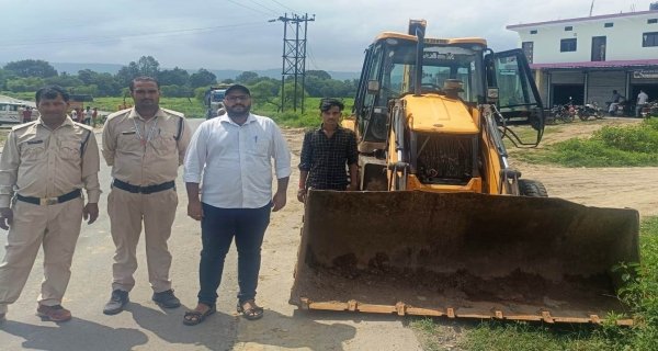 आरटीओ की कार्रवाई, जेसीबी सहित 29 वाहन जप्त