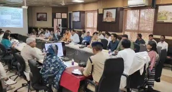 जिला सड़क सुरक्षा समिति की बैठक में शहर के ट्रैफिक पर मंथन