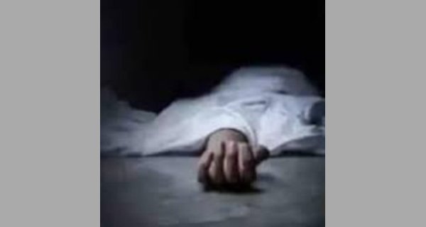 संदिग्ध परिस्थितियों में छत से गिरी महिला की मौत