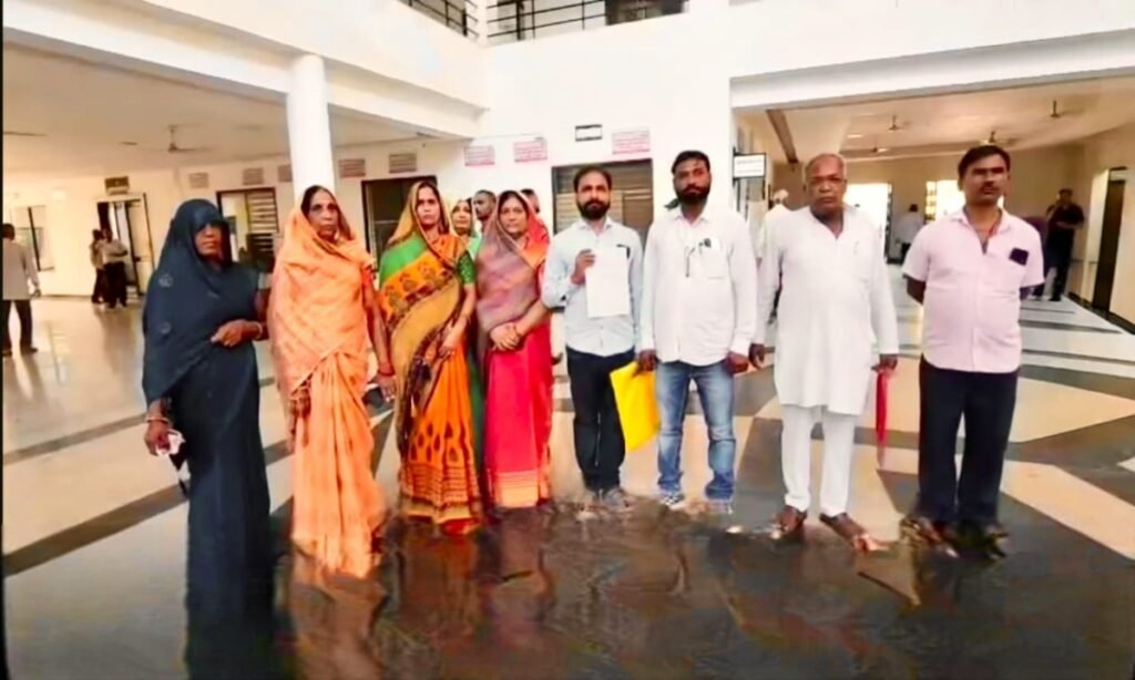 गुढ़ नगर पंचायत अध्यक्ष के खिलाफ बगावत में उतरे पक्ष-विपक्ष के पार्षद