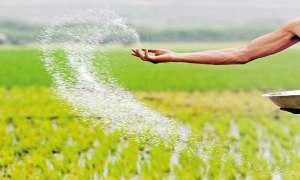 52 हजार 400 मीट्रिक टन यूरिया किसानों तक पहुंचा