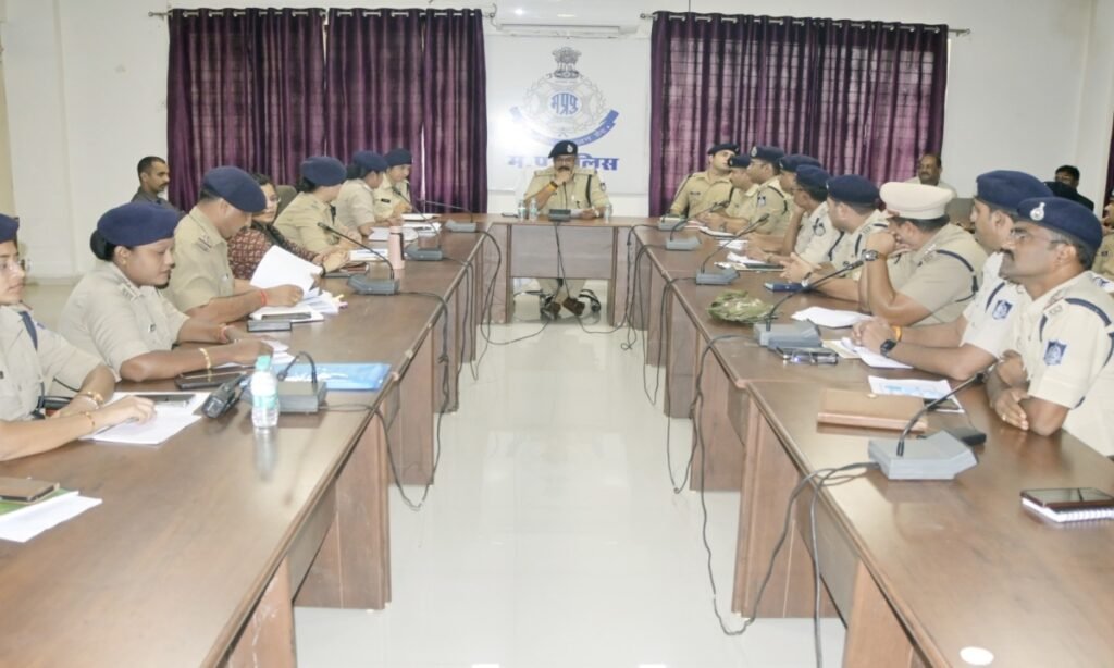 आदतन अपराधियों पर करें सख्त कार्यवाही