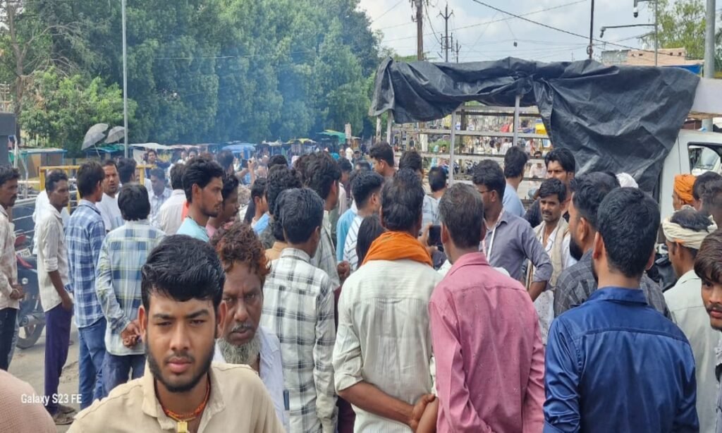 मासूम की मौत पर परिजनों का हंगामा, अधिकारियों की समझाइश से शांत हुए
