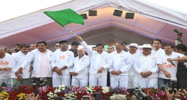 CM डॉ यादव ने नमो युवा मैराथन को हरी झंडी दिखाकर रवाना किया