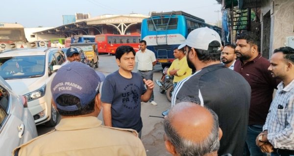सफाई व्यवस्था में कमी पर अधिकारियों को नोटिस