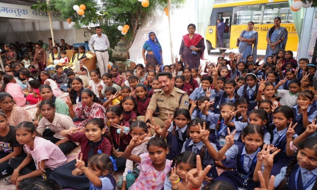 थाना लसूड़िया में कन्या भोज और कन्या पूजन, बेटियों के सम्मान और सुरक्षा का संदेश