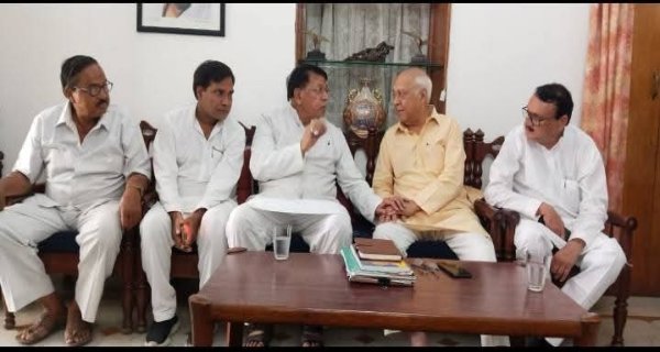 बालेन्दु शुक्ला से मिले पीसी शर्मा