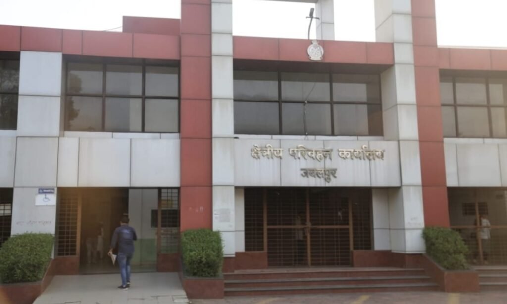 अवैध संचालित वाहनों पर परिवहन विभाग कसेगा शिकंजा