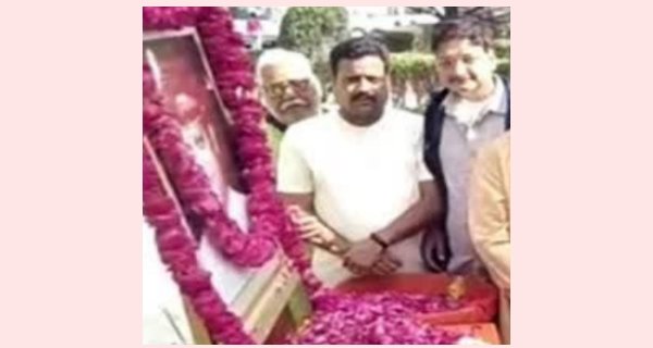 माधव को नमन करने छत्री में समाधिस्थल पर उमड़ी शहरवासियों की भीड़, श्रद्धांजलि सभा हुई