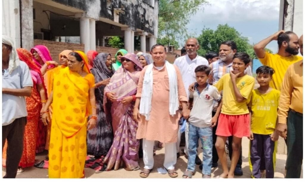 कलारी हटवाने महिलाएं सड़कों पर उतरीं