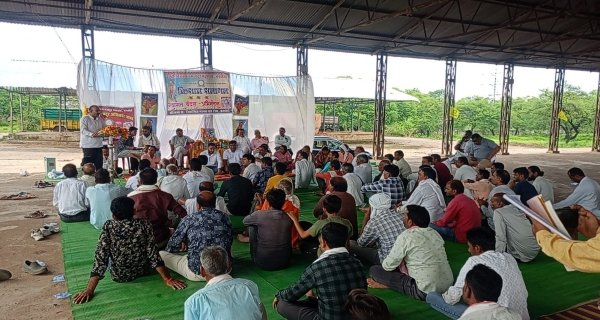 किसान अधिकार यात्रा का समापन, तहसीलदार को सौंपा 14 सूत्रीय ज्ञापन