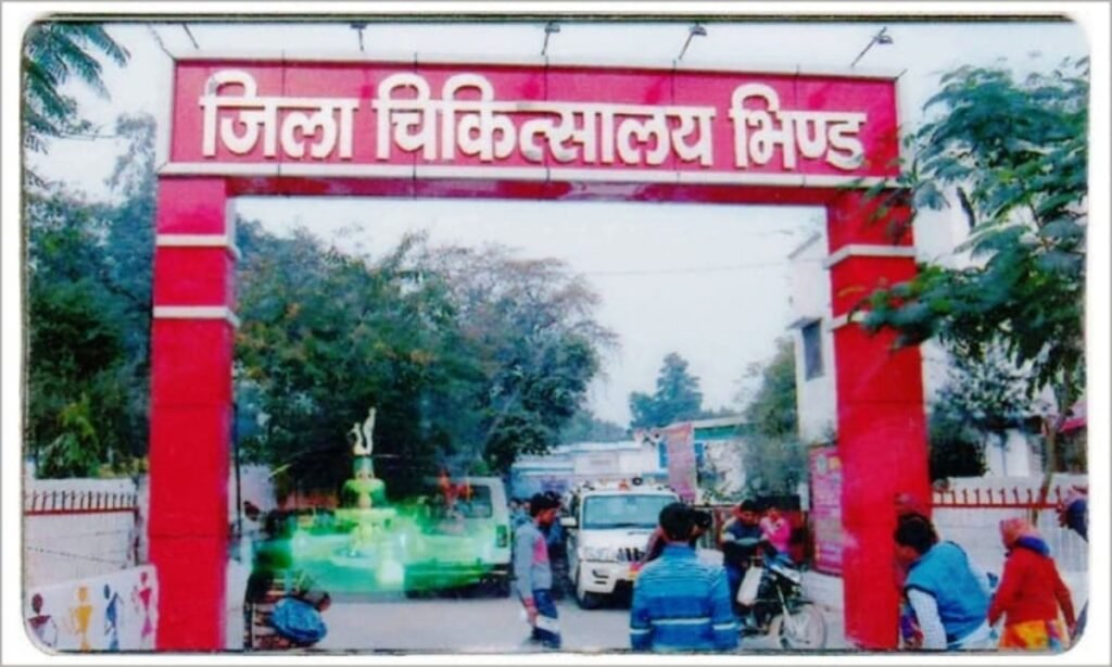 मकान बना रहे मजदूर को सर्प ने डंसा, हालत गंभीर