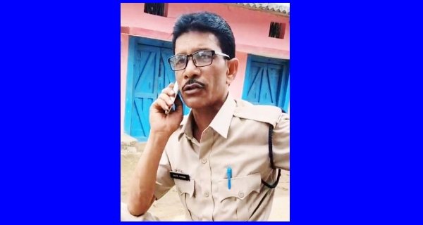 पुलिस की वर्दी पहन दे रहा था धमकी, मामला दर्ज