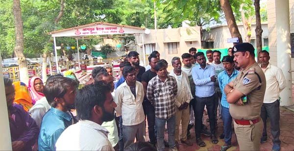 झोलाछाप डॉक्टर के खिलाफ कार्रवाई की मांग