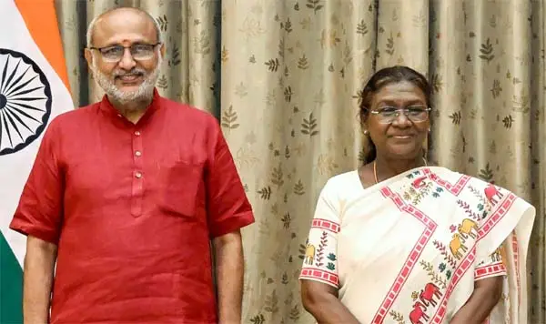 मुर्मु और राधाकृष्णन ने देशवासियों को दीपावली की शुभकामनाएं दी