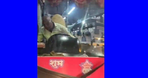 राजकुमार ब्रिज पर तेज रफ्तार बस ने मां-बेटी को टक्कर मारी, ड्रायवर हिरासत में