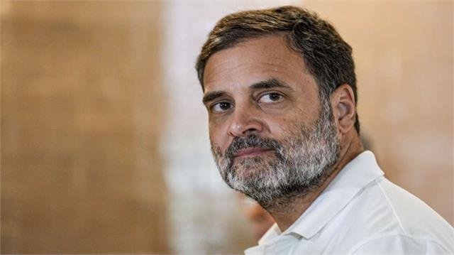 राहुल गांधी ने दिवाली पर देशवासियों को दी बधाई, लड्डू के साथ इमरती बनाने पर आज़माया हाथ