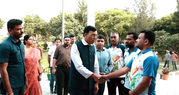 मनसुख मांडविया ने सोनीपत स्थित साई राष्ट्रीय उत्कृष्टता केंद्र का दौरा किया